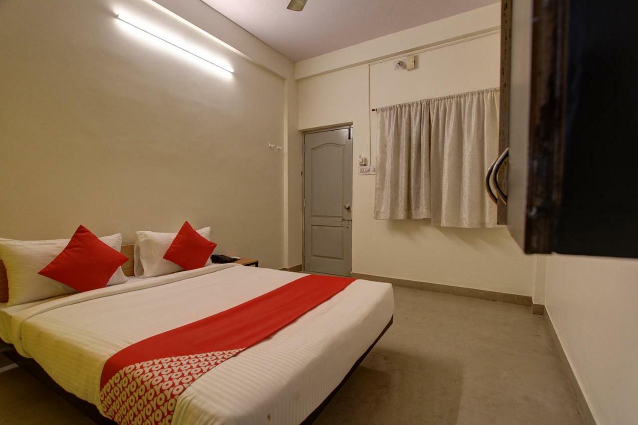 Oyo Flagship 36650 Tristar Inn Coimbatore Rom bilde