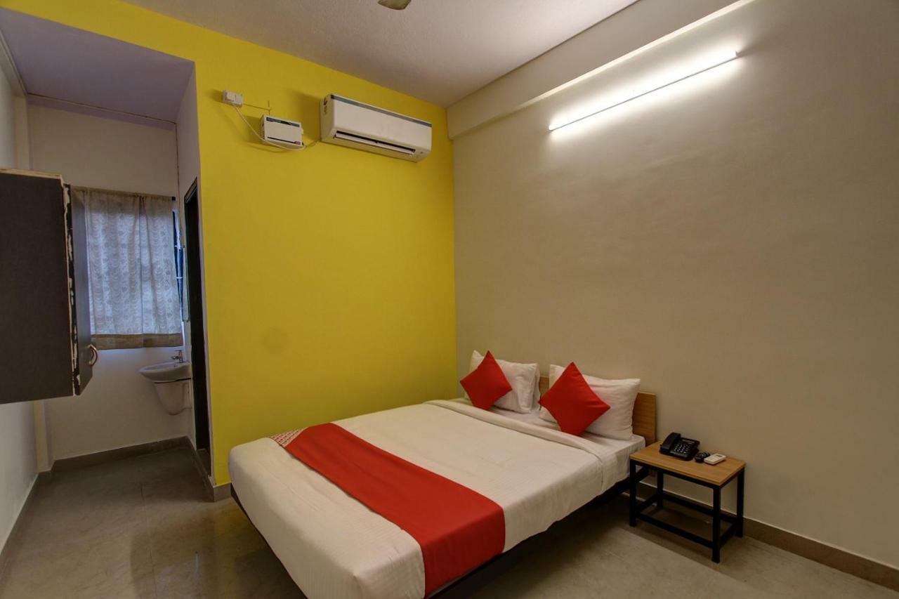Oyo Flagship 36650 Tristar Inn Coimbatore Rom bilde